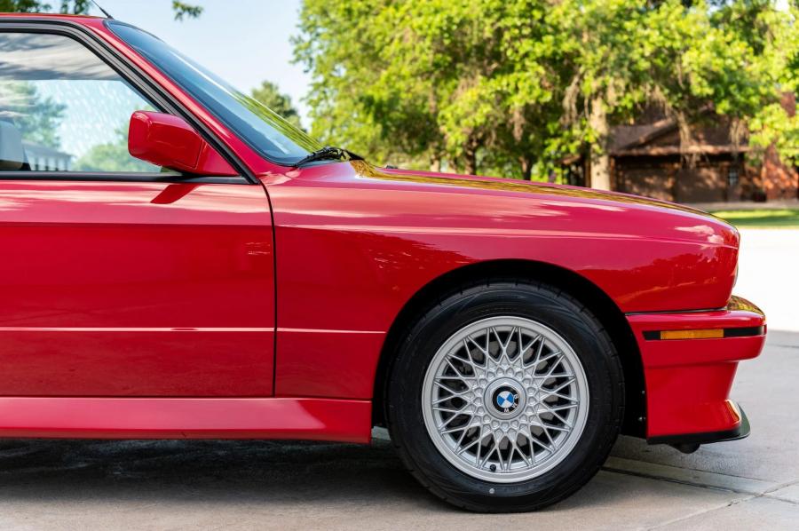 Детали экстерьера BMW M3 Coupe (E30) 1988 года  (NA) (фото 78 из 231)